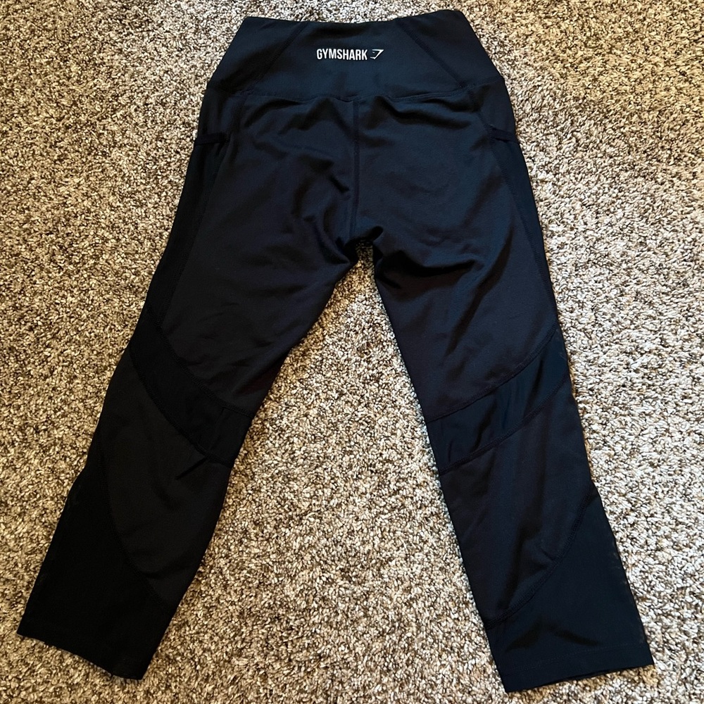 Gymshark capri gym pants with details size xs like new